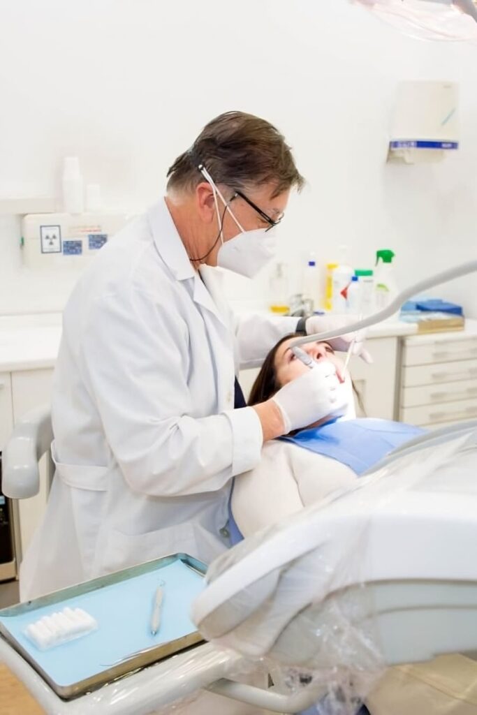 clinica implantes dentales zaragoza